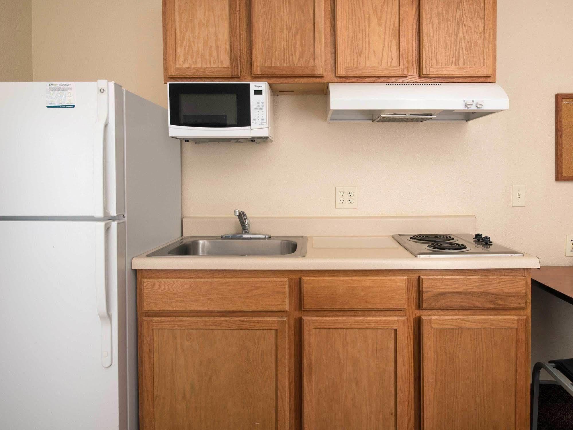 Woodspring Kansas City Lenexa